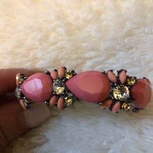 Coral salmon stretch bracelet